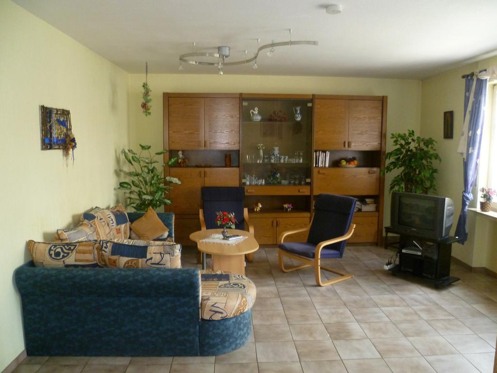 Pension-Elfi Maring-Noviand Room photo