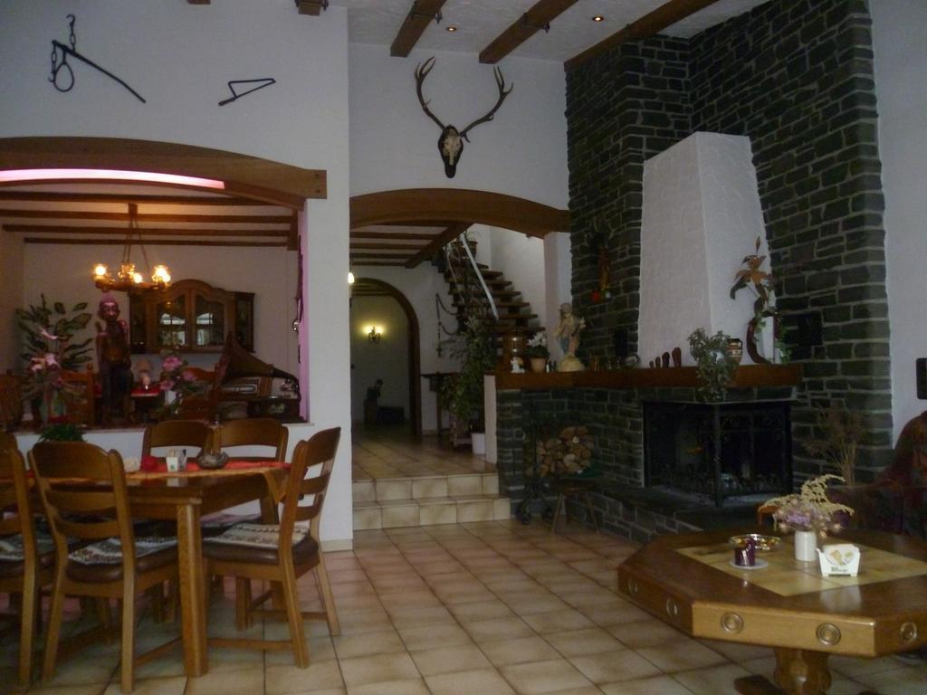 Pension-Elfi Maring-Noviand Room photo