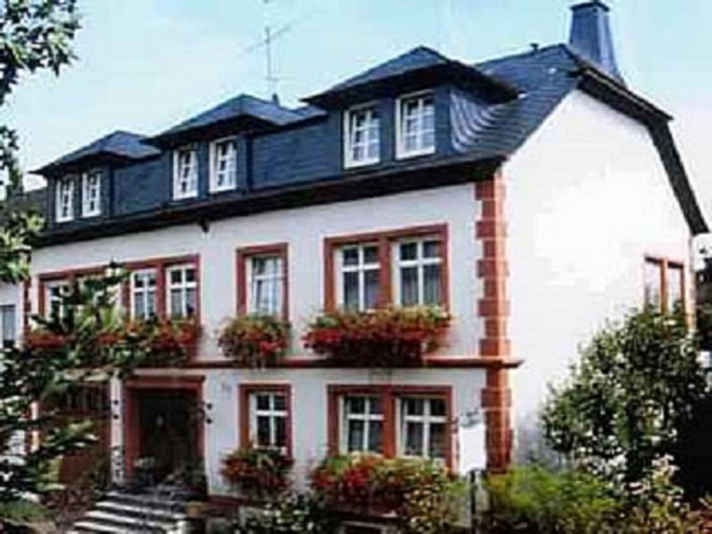 Pension-Elfi Maring-Noviand Exterior photo